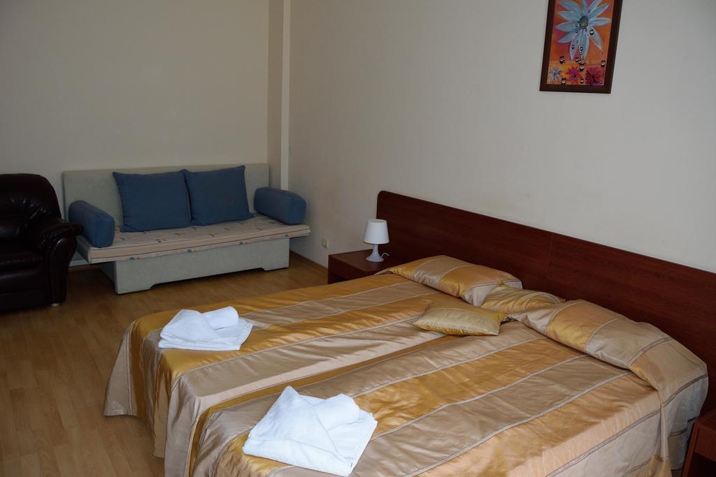 Persey Flora Apartments Borowez Zimmer foto
