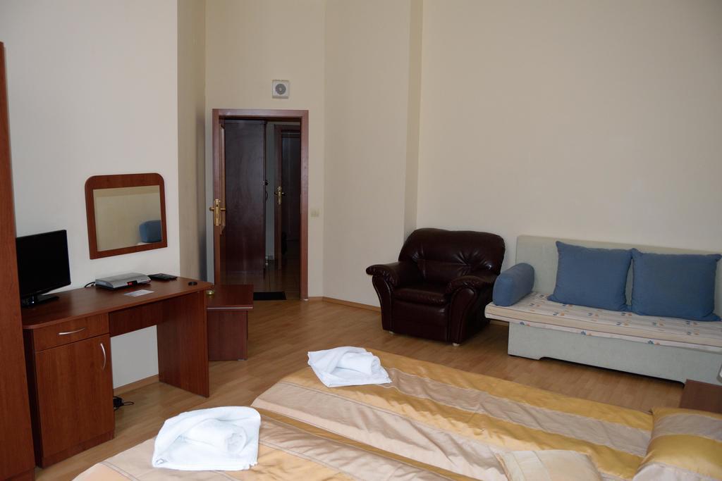 Persey Flora Apartments Borowez Zimmer foto